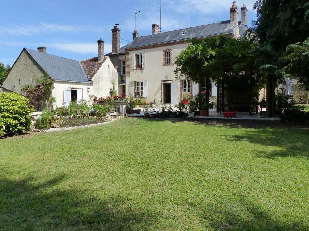 Maison bourgeoise Coudrecieux (72440) 9 pièce(s) 247 m2