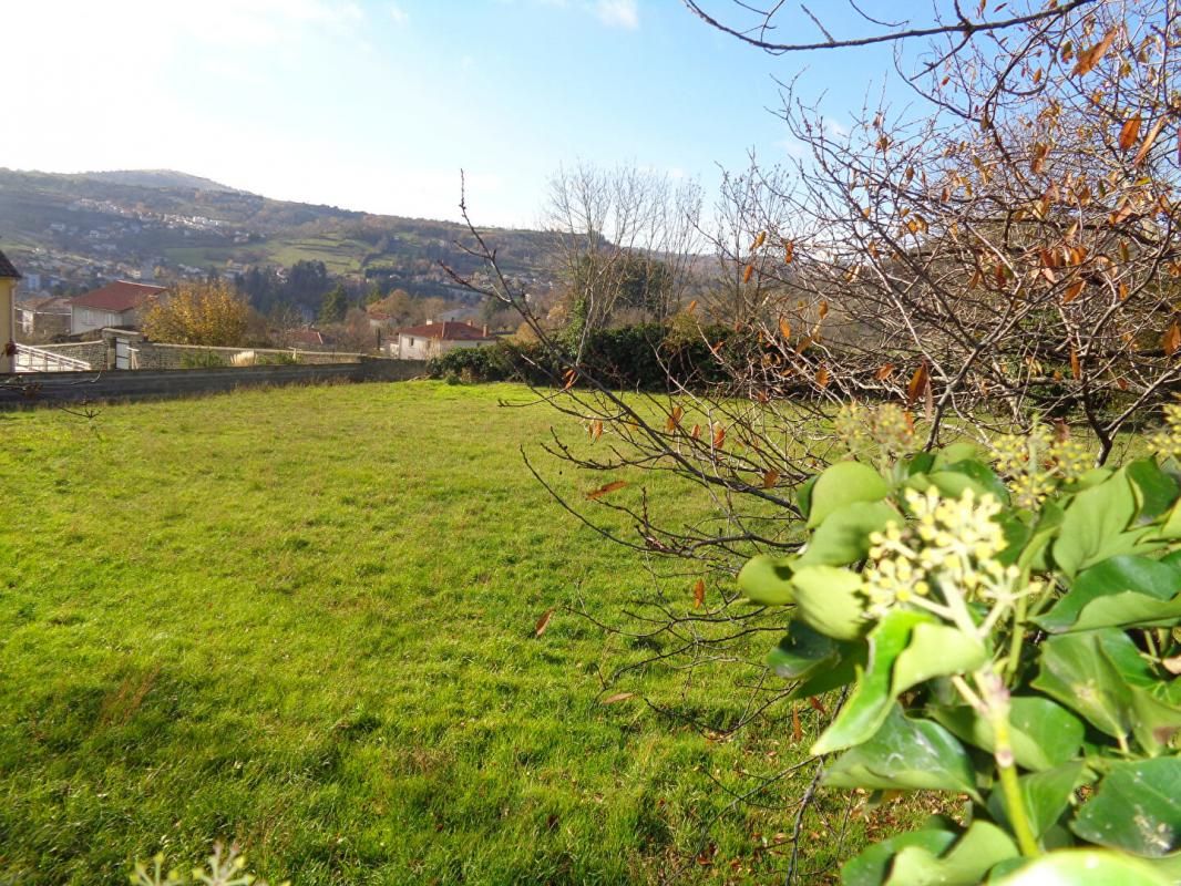 ESPALY-SAINT-MARCEL Espaly Saint Marcel(43), terrain constructible de 1756 m2 3