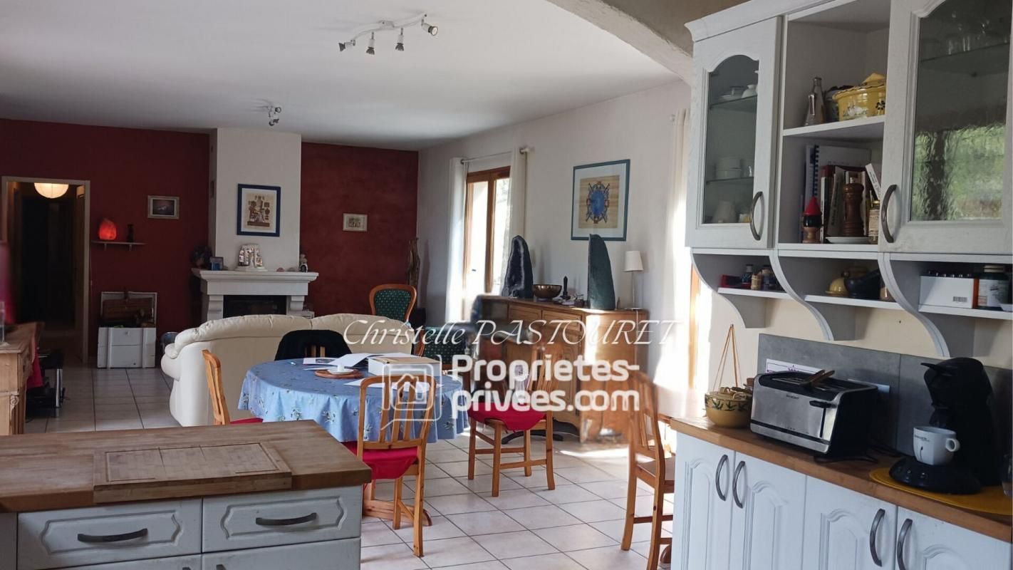 ROUSSET-LES-VIGNES Maison de 125 m² avec 4 chambres, grand terrain boisé de 5031 m² 3