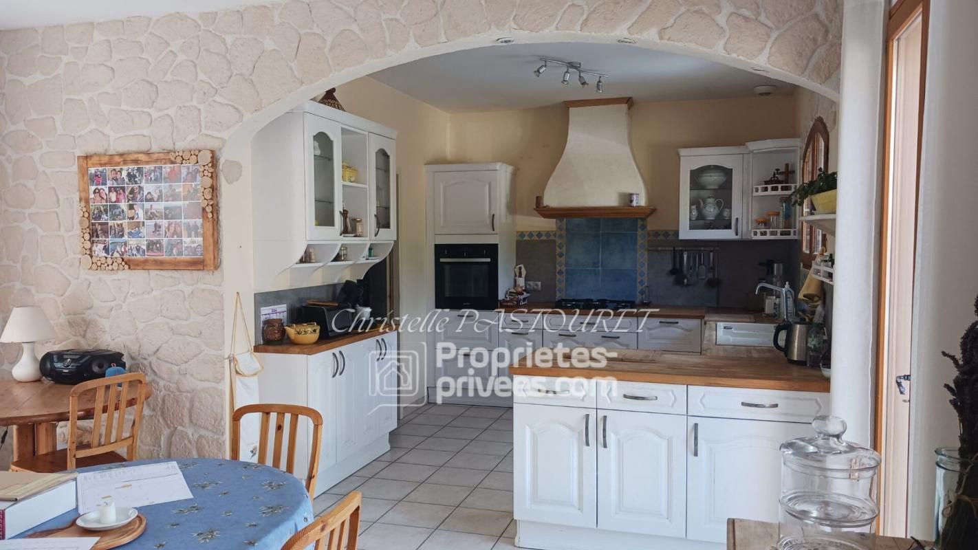 ROUSSET-LES-VIGNES Maison de 125 m² avec 4 chambres, grand terrain boisé de 5031 m² 4