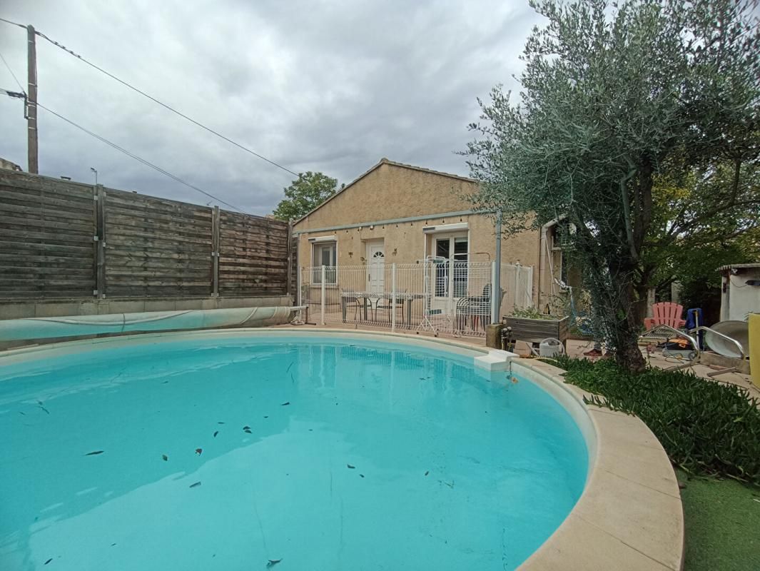 Villa plain pied 100m², 4 chambres, Terrain 500m², Piscine à Lapalud 269 000