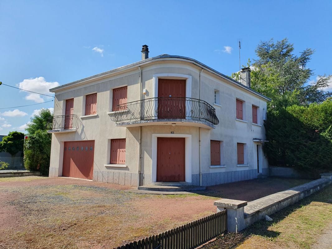 Maison  6 pièce(s) 210 m2 + Garage  avec parc de 1771 m2