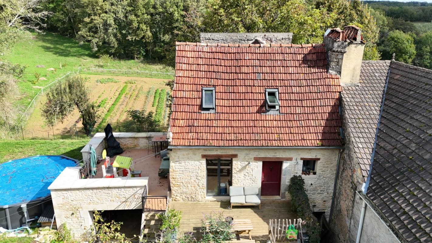 Maison en pierre avec 3 chambres à Dégagnac