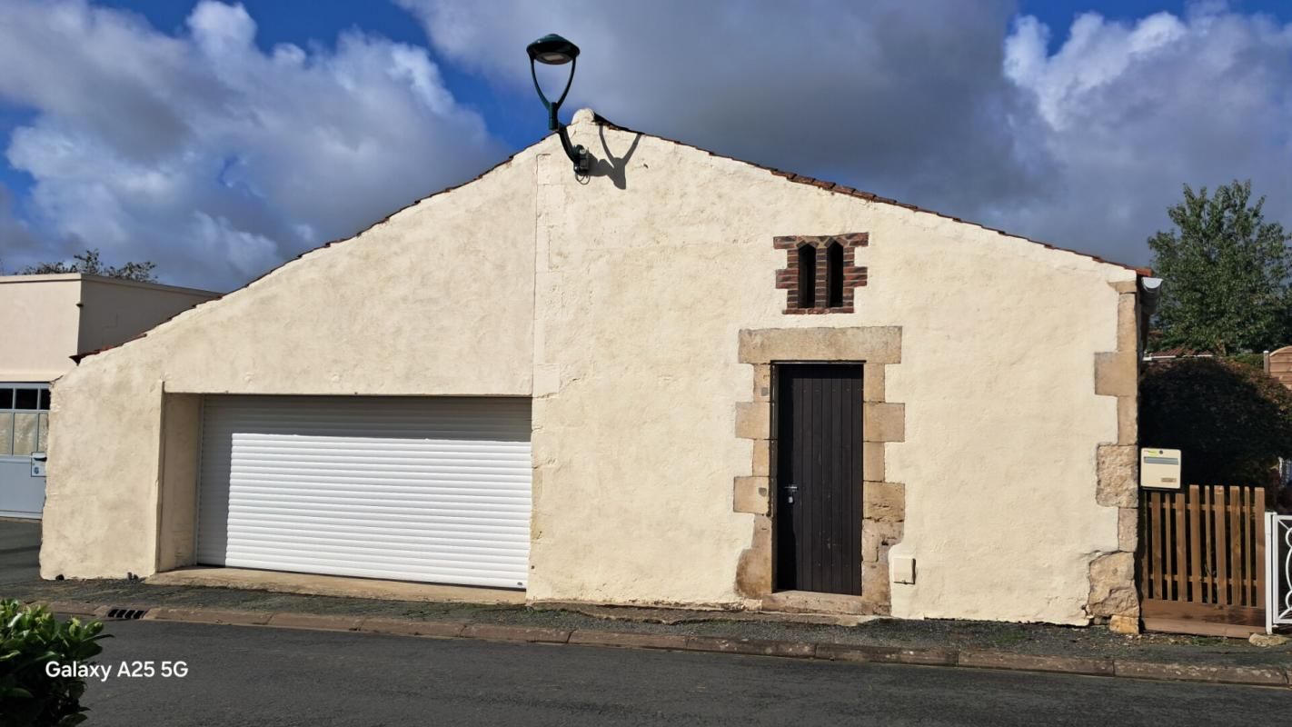 CHANTONNAY CHARMANTE MAISON EN CENTRE VILLE AVEC JARDIN ET GARAGE 4