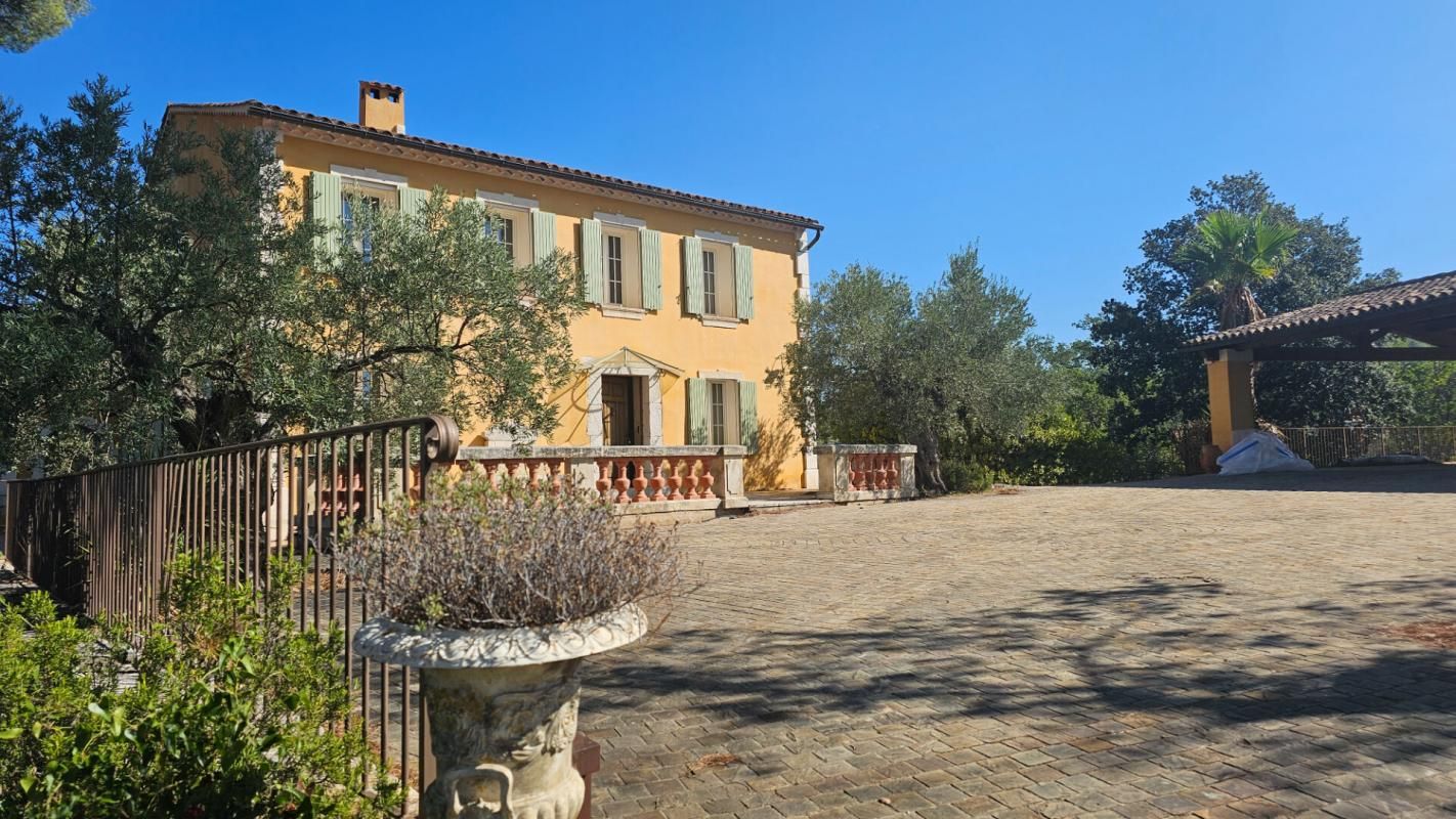 Bastide à Trans En Provence 8 pièce(s) 300 m2