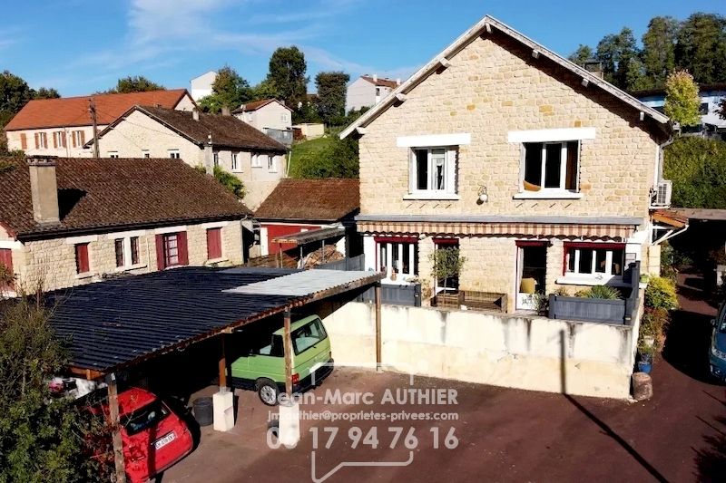 Maison proche centre de Sarlat  5 chambres 140 m2 sur 964 m2 de terrain