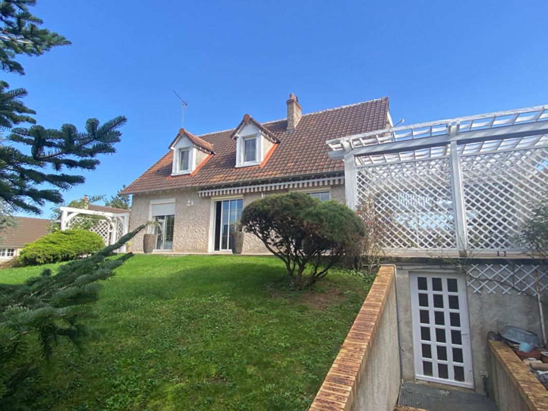 Maison Vineuil 5 pièce(s) 120.95 m2