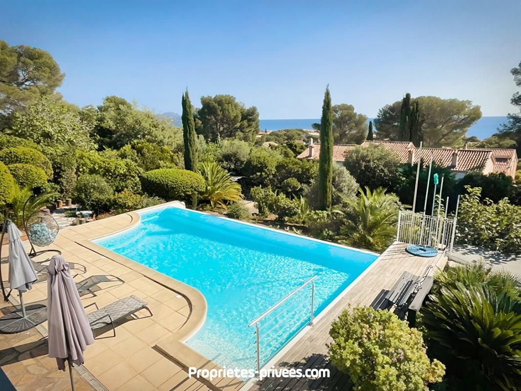 Villa d'exception avec vue panoramique sur la mer