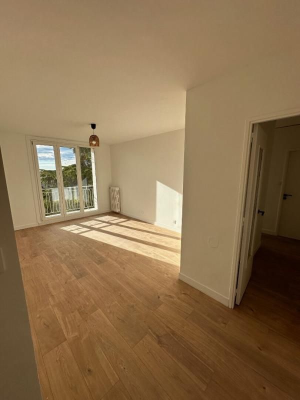 30. GARD. NIMES. Appartement traversant de 67 m² entièrement rénové