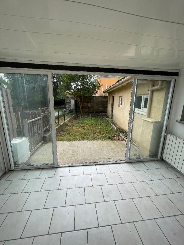 VALENCE Appartement Valence 3 pièce(s) 62 m2, jardinet 2