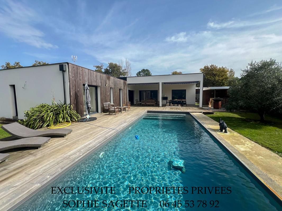 AUDENGE PROPRIETE 8 PIECES 5 CHAMBRES AVEC DEPENDANCE (T2) GARAGE PISCINE 1000M² DE TERRAIN 2