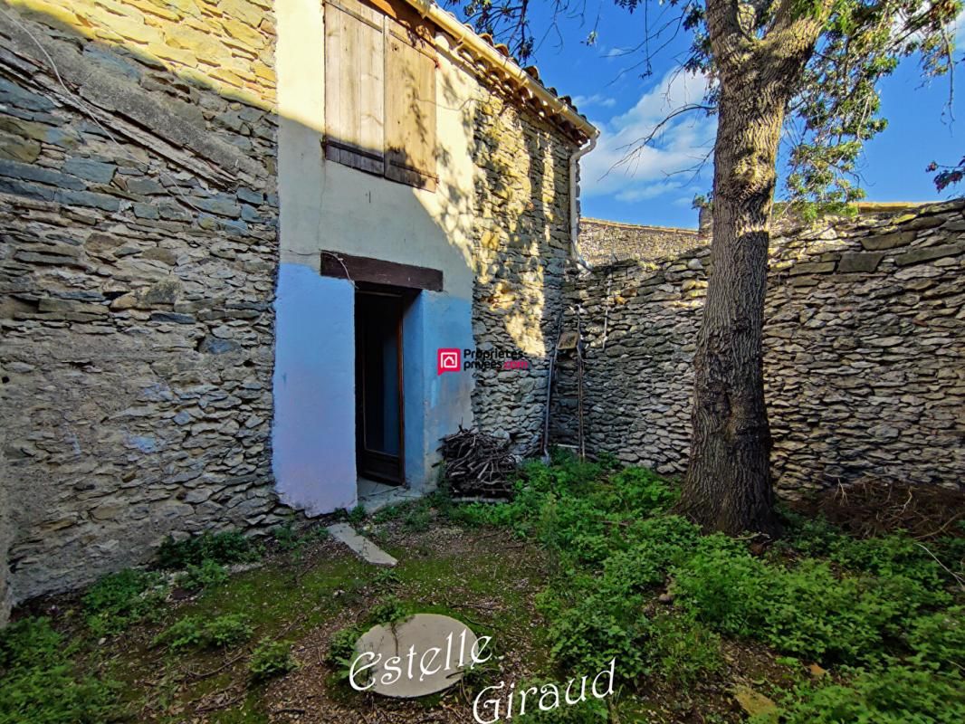 maison en pierre, 3 chambres avec cour