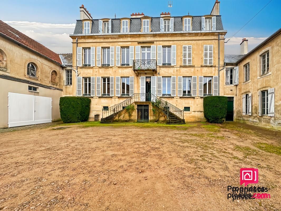 Maison bourgeoise Avallon avec parc et dépendances