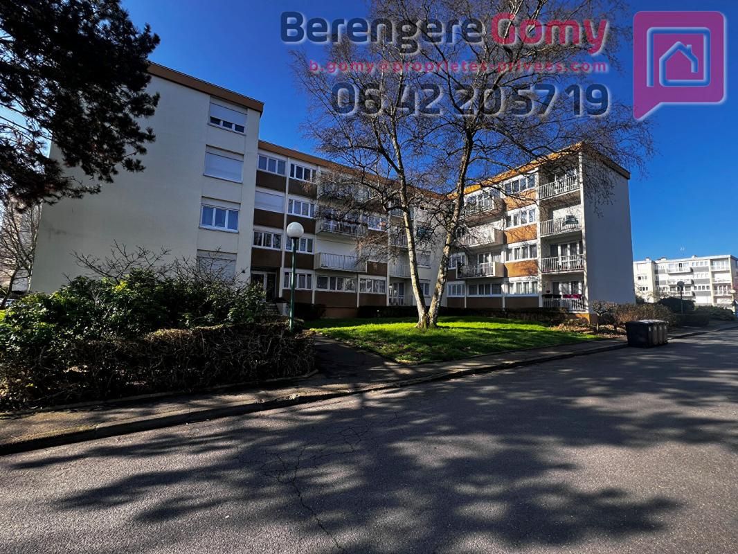 LE PLESSIS-BOUCHARD Appartement T4 avec 2 chambres de 79 m2 2