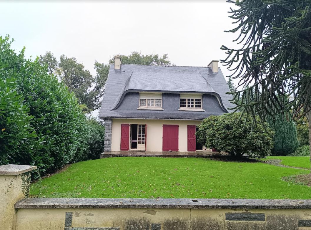 29270 Saint Hernin maison 4 chambres sous sol complet garages sur 3500 m²