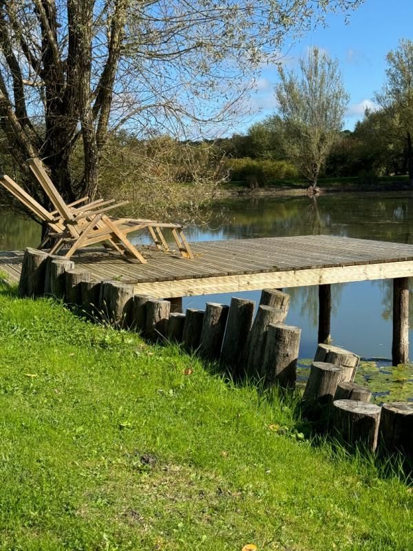 VILLEFRANCHE-DE-LONCHAT A vendre: Belle maison en moellons evec terrain de 4 hectares et étang privé 3