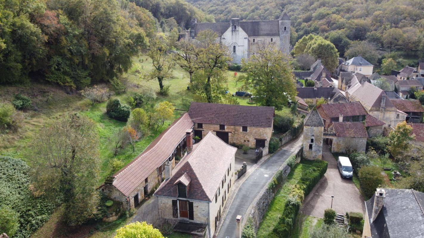 SAINT-AMAND-DE-COLY Corps de ferme Coly Saint Amand 6 pièce(s) 111 m2 2