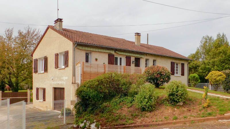 Maison de ville, spacieuse: 170m², avec jardin clos 1140m², 7 pièces, 3 chambres, garage