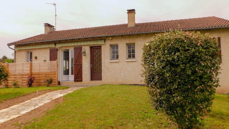 SOUILLAC Maison de ville, spacieuse: 170m², avec jardin clos 1140m², 7 pièces, 3 chambres, garage 3