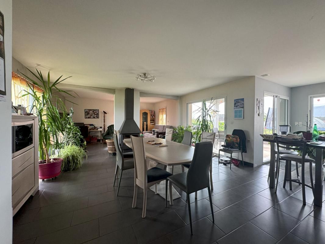 A VENDRE 37800 NOYANT DE TOURAINE Maison de plain-pied 6 pièces 148 m2 garage  jardin