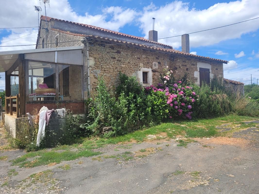 FOUSSAIS-PAYRE Corps de ferme sur Foussais Payré 1