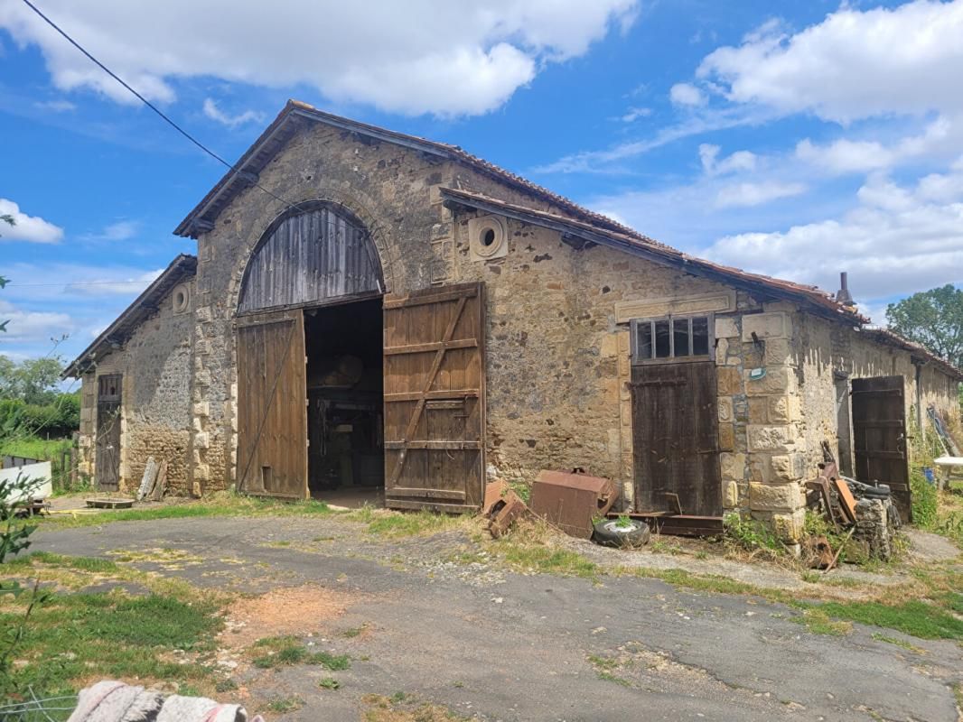 FOUSSAIS-PAYRE Corps de ferme sur Foussais Payré 2