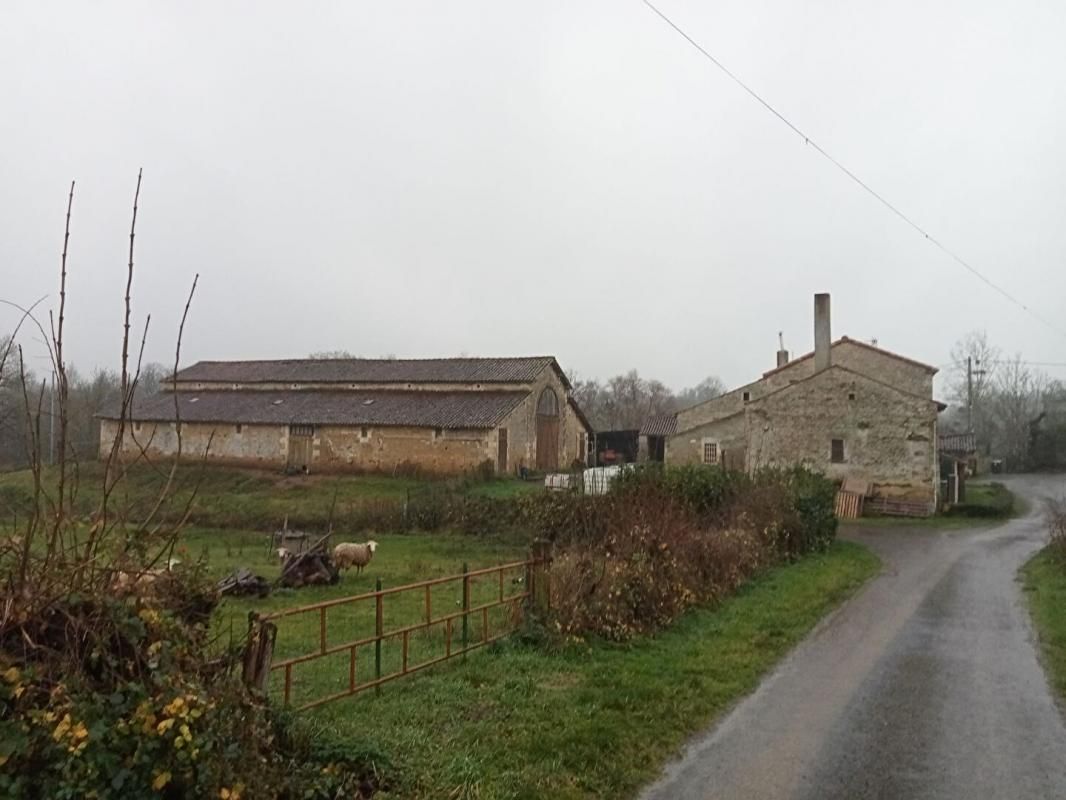 FOUSSAIS-PAYRE Corps de ferme sur Foussais Payré 3