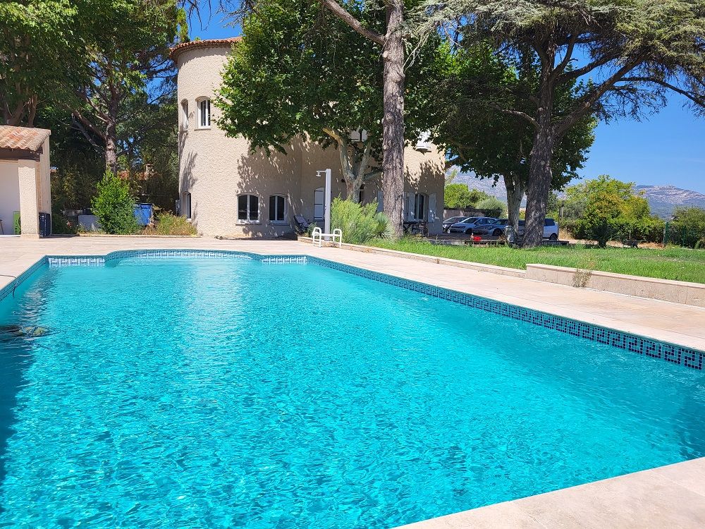 AUBAGNE Z.I LES PALUDS AUBAGNE RARE A LA VENTE MAISON+ PISCINE +HANGAR sur terrain 4900m2 1