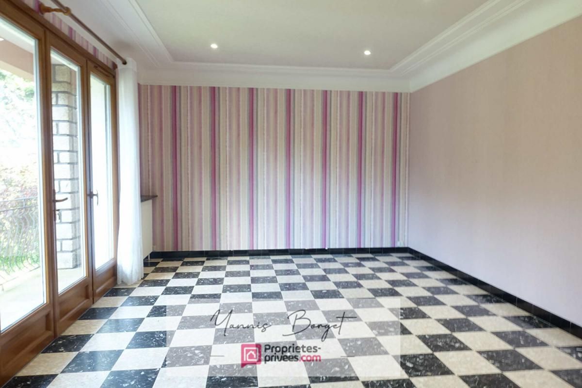 SAINT-FULGENT Maison de bourg de 83 m² sur sous-sol. Jardin 3