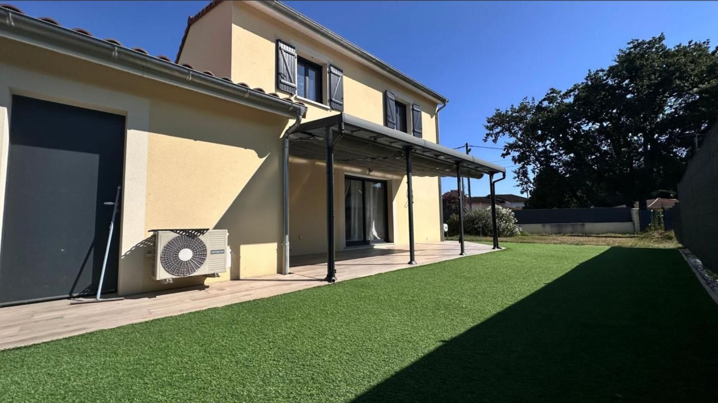 ROQUES Maison moderne de 100 m² à louer à Roques-sur-Garonne 1