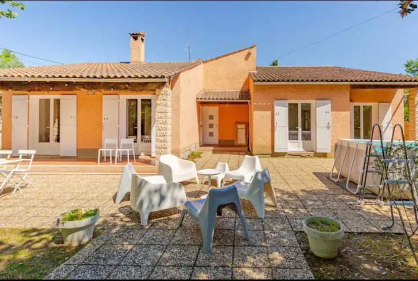 ENTRAIGUES-SUR-LA-SORGUE Maison Entraigues Sur La Sorgue 160 m2     449 000 1