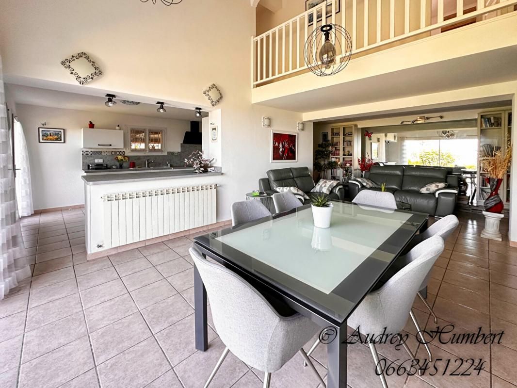 MANOSQUE EXCLUSIVITE, environnement prisé pour cette Villa T4  + STUDIO et véranda  avec vue sur 500 m² de jardin arboré 2