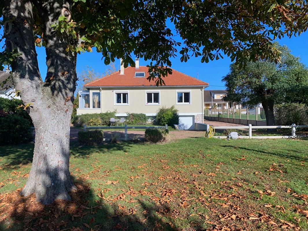 5 mn GARE de MONTARGIS - A VENDRE PAVILLON rénové, 3 CHAMBRES, SOUS-SOL, jardin