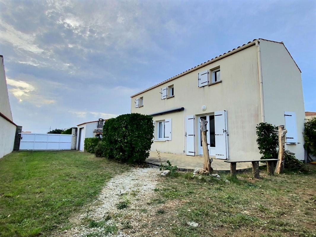 - Maison  5 pièce(s) 87 m² - Les Huttes - 17650 - St Denis d'Oléron - Charente Maritime -