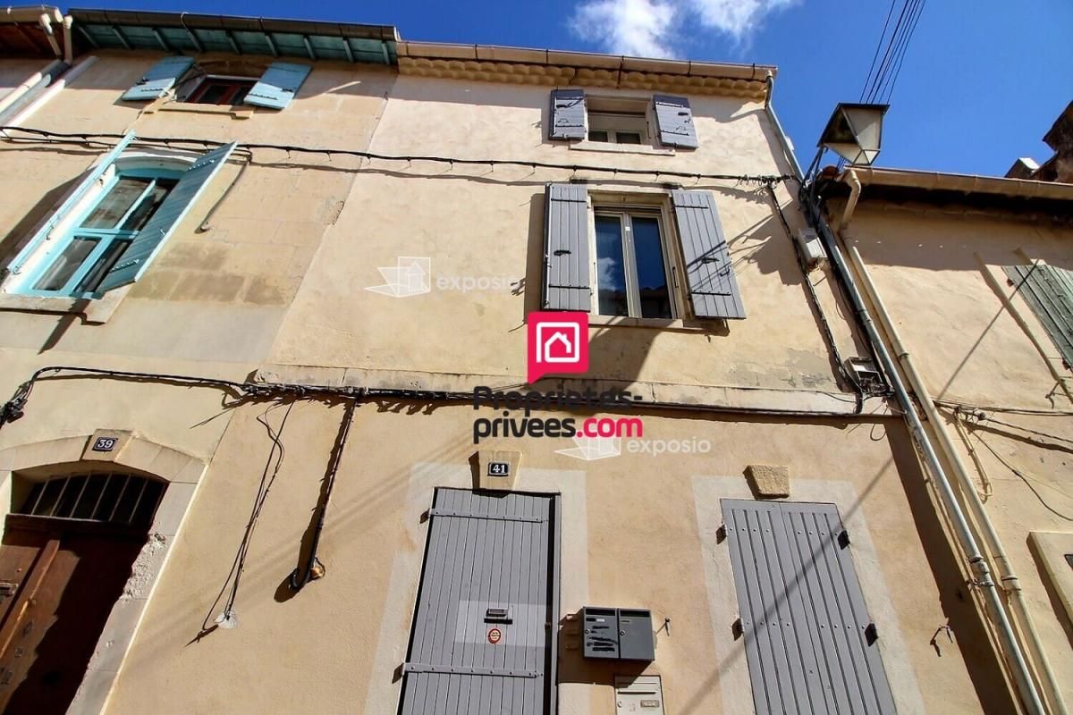 Immeuble avec 3 appartements - Tarascon -145 m² - 224 000 Euros