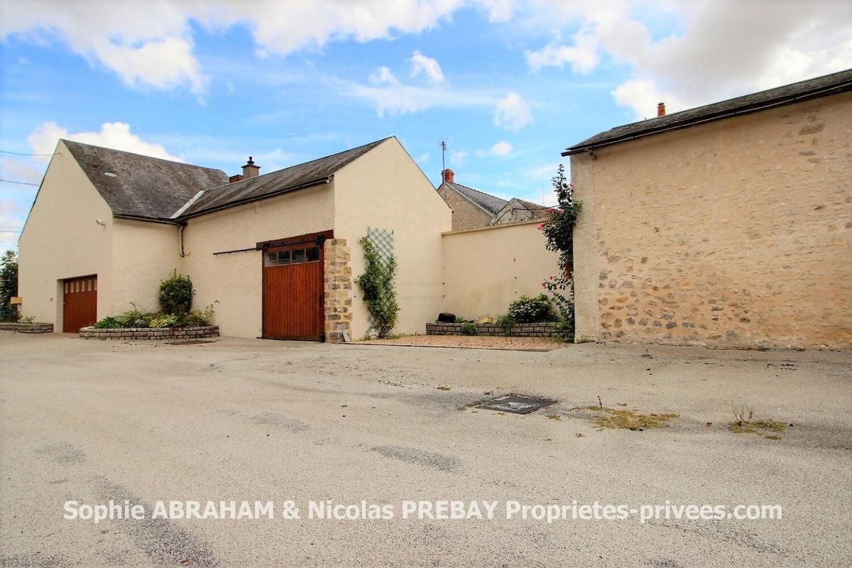 ANGERVILLE Fermette de 4 pièces, 3 chambres, dépendances, garages et terrain 3