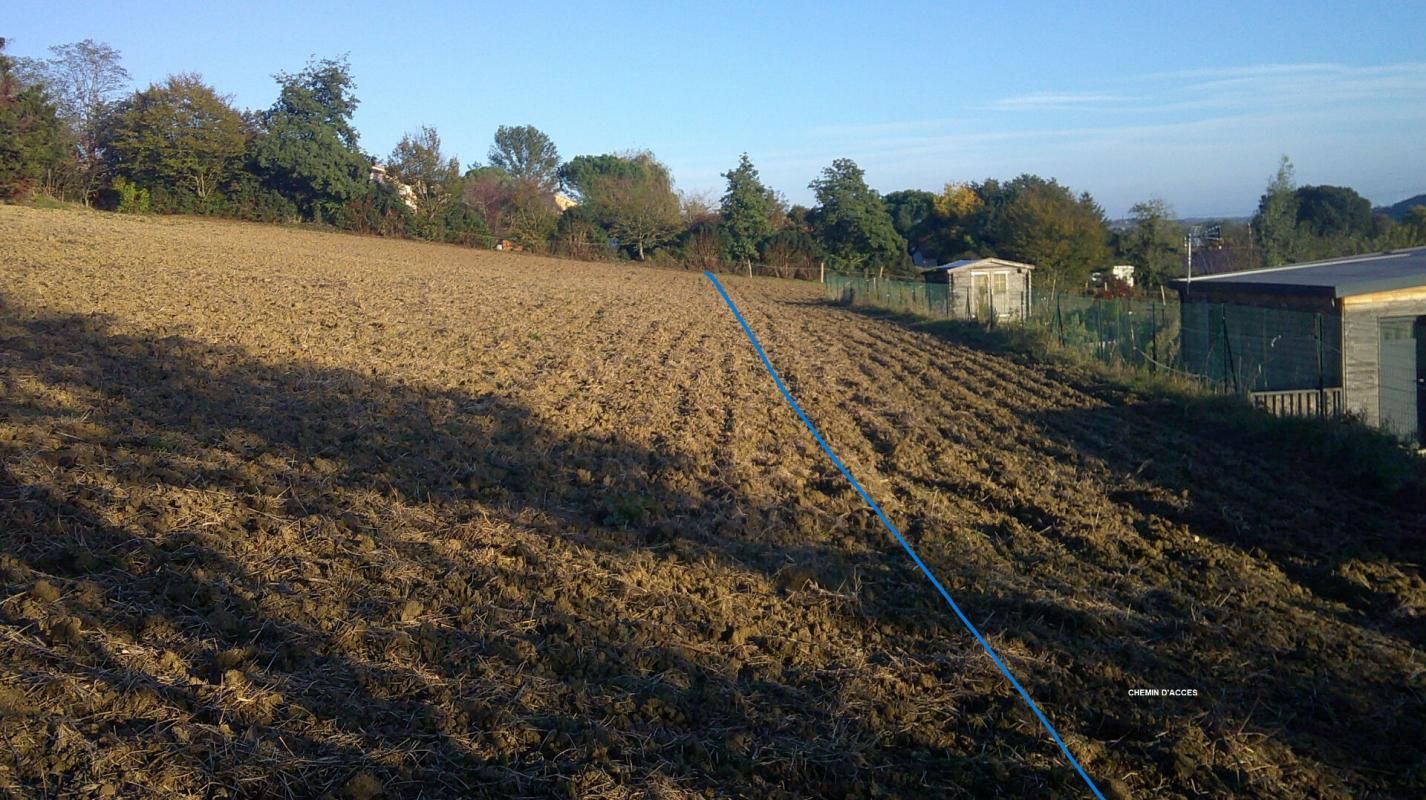 NOUEILLES, terrain à bâtir