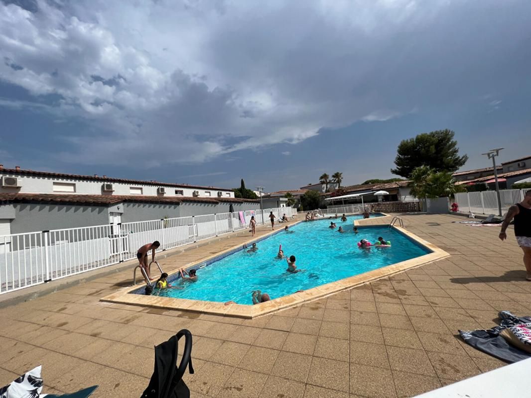 Pavillon  de vacances 3 pièces avec terrasse et piscine