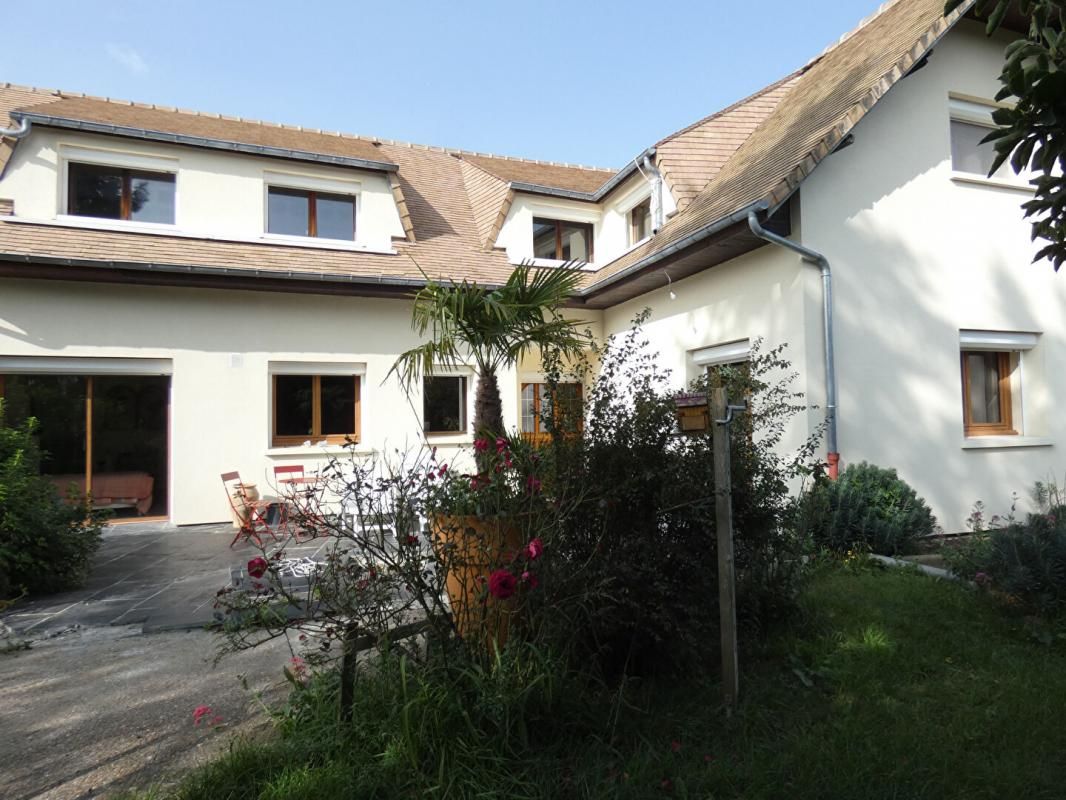 EZY-SUR-EURE ensemble immobilier 1