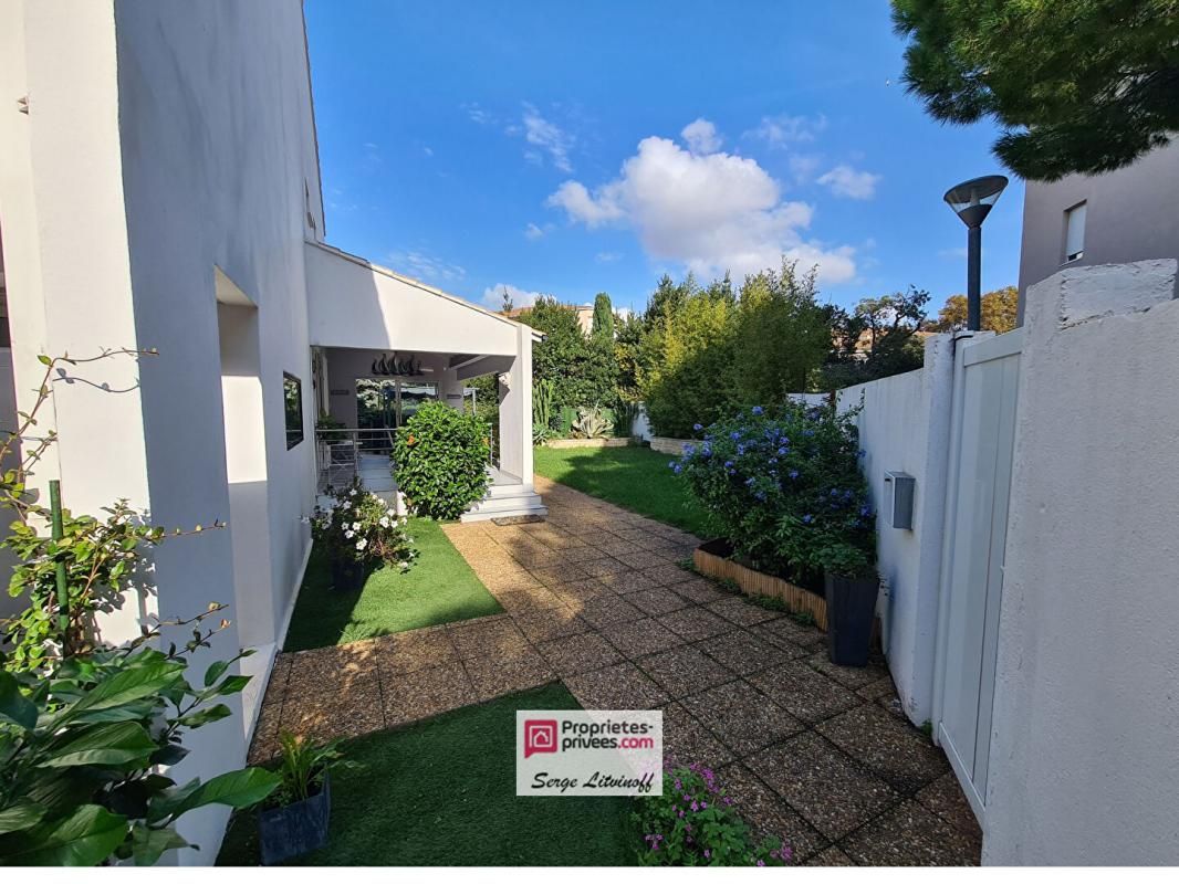 MARSEILLE-8E-ARRONDISSEMENT Rare - Tès élégante villa contemporaine T5 à 2 pas des plages du Prado Corniche 1.295.000 3