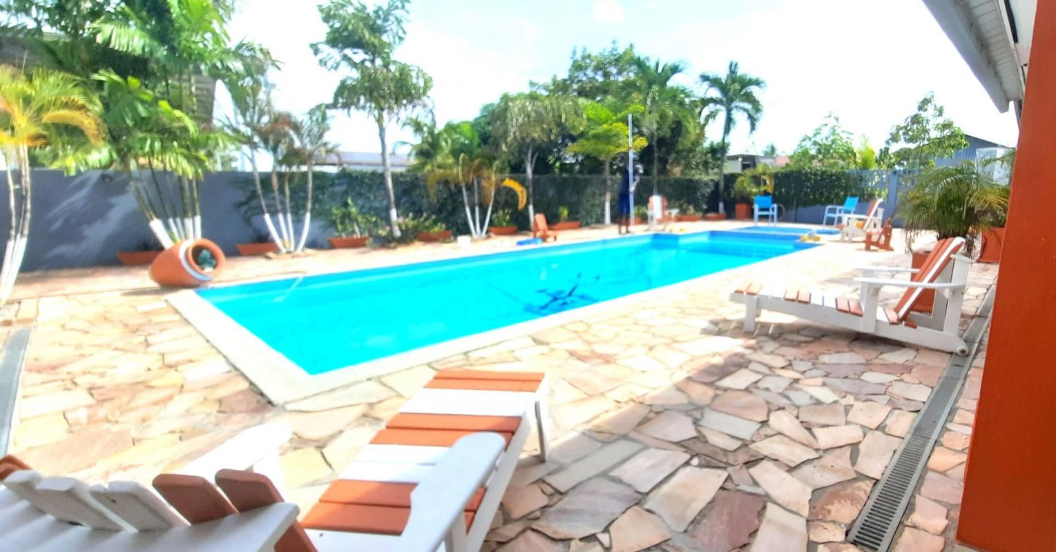 KOUROU - COMPLEXE TOURISTIQUE, VILLAS, PISCINE