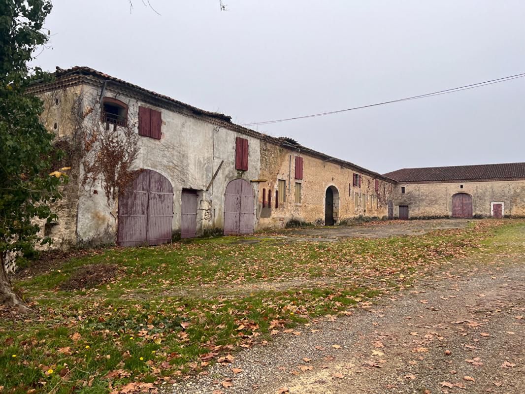 BETBEZER-D'ARMAGNAC Château  10 pièce(s) 50000 m2 2