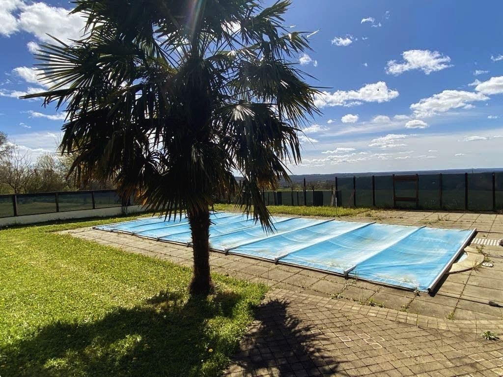 EXCIDEUIL Maison en pierre avec piscine à Excideuil 5 pièce(s) 180 m2 2