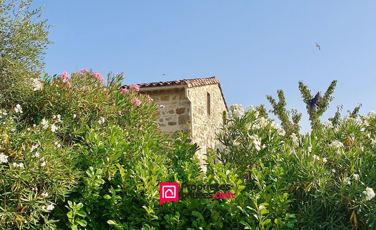 UZES Proche UZES, Maison de village avec piscine 2