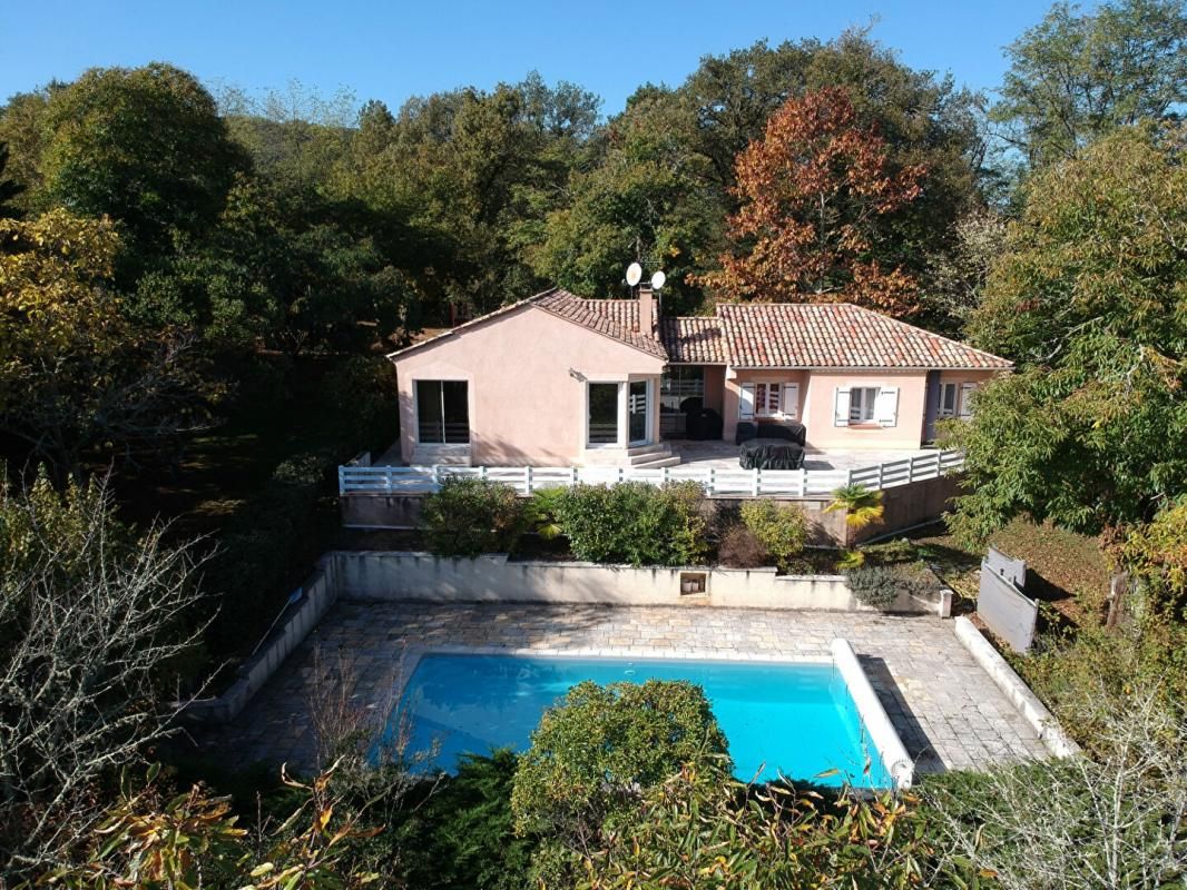 CAHORS Maison 4 chambres avec garage à Cahors avec piscine sur 5000m² clos 2