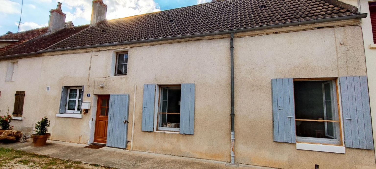 Jolie maison de avec dépendances dans secteur calme de Cosne Sur Loire