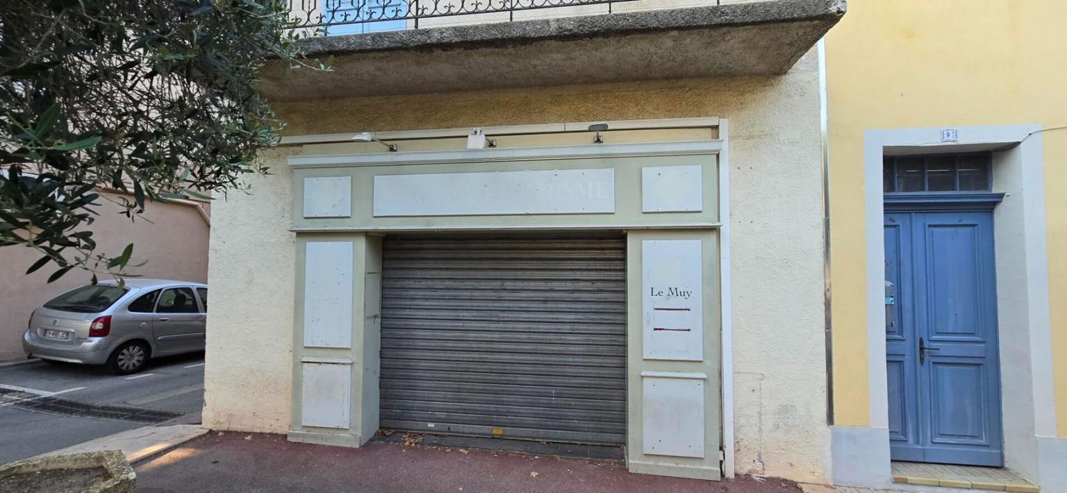 LE MUY Maison Le Muy 10 pièce(s) 235 m2 2