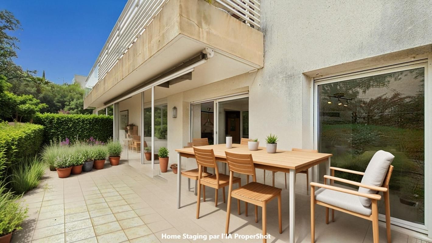 HYERES Appartement Hyeres 3 pièce(s) avec terrasse et piscine   385 000 2