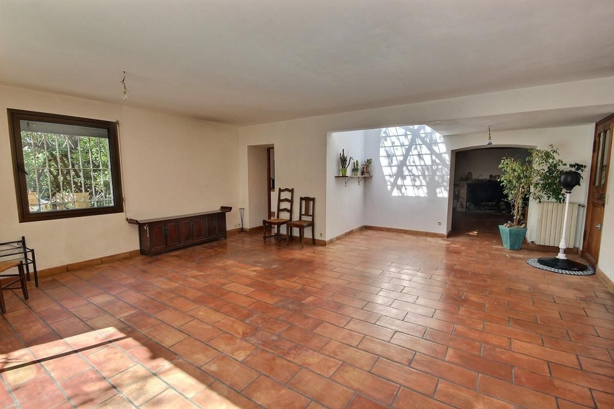 MARSEILLE-12E-ARRONDISSEMENT Maison de caractère T6 250 m² St Barnabé 13012 au calme 3