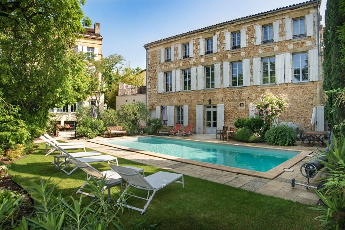 BERGERAC Tout le charme d'une propriété de campagne en plein coeur de ville 3